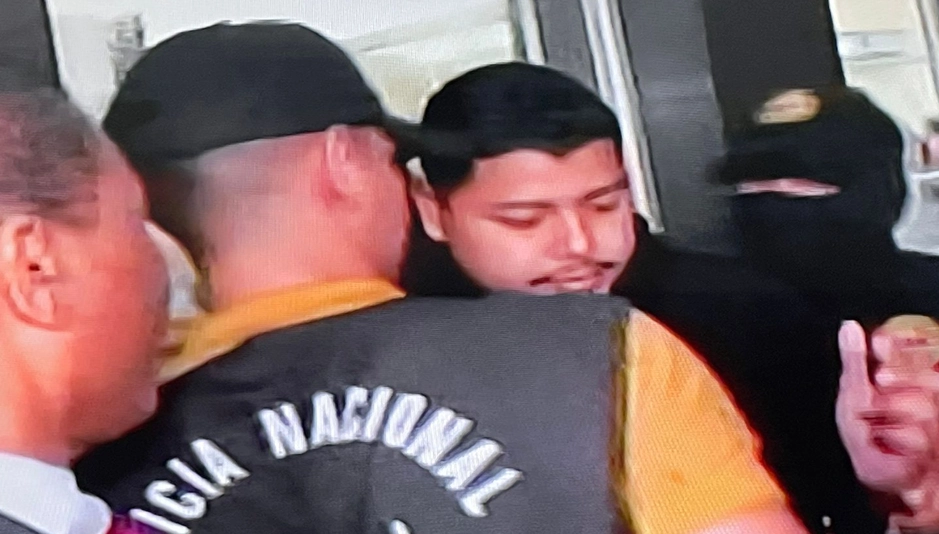 Featured image for “Hijo de diputado Raúl Pineda es detenido y trasladado a la DIJ tras audiencia judicial”