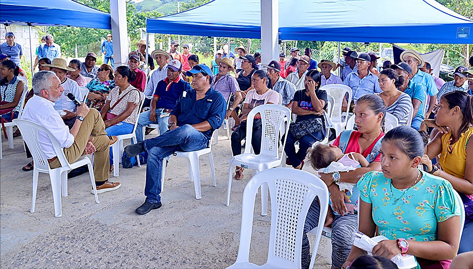 PANAMA EN DIRECTO - Administrador del Canal escucha inquietudes de residentes del río Indio