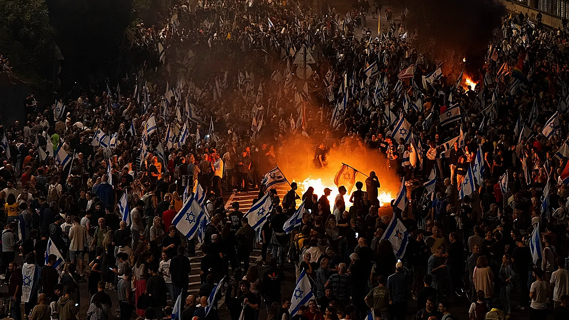 PANAMA EN DIRECTO - En Israel la destitución del ministro de defensa desata protestas en Tel Aviv