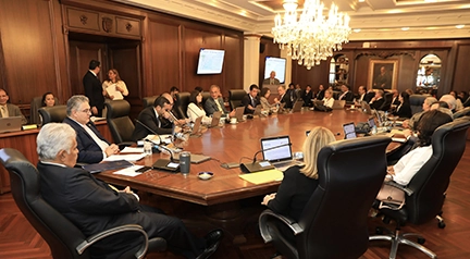 PANAMA EN DIRECTO - MEF rescinde contrato de B/.4.9 millones con Foley Hoag LLP en arbitraje de Sacyr
