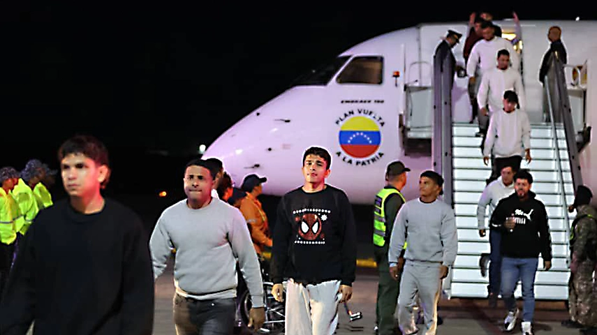 PANAMA EN DIRECTO - Más de 190 venezolanos son repatriados desde E.U. en vuelo vía Honduras