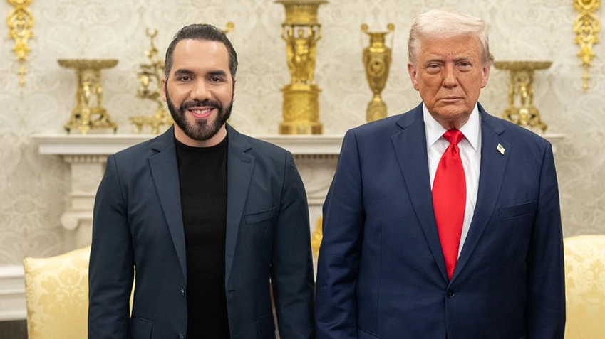 Featured image for “Trump mira a Bukele y desafía a la Corte Suprema”