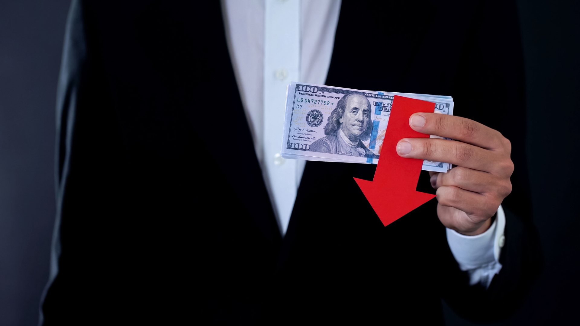 Featured image for “Wall Street anticipa una fuerte caída del dólar por nuevos aranceles de Trump y recortes de tasas”