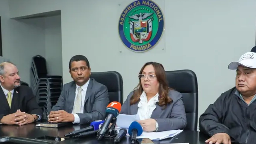 Featured image for “Acuerdo entre Asamblea y Sitraibana pone fin a bloqueos en Bocas del Toro”