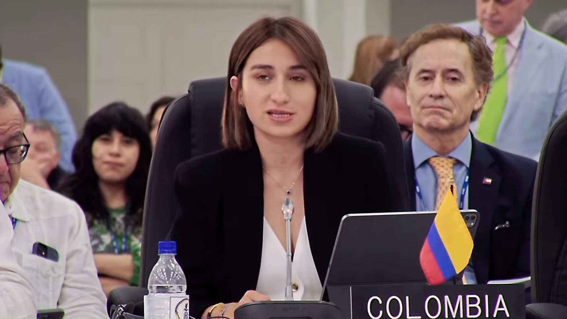 Featured image for “Laura Sarabia renuncia como canciller de Colombia tras discrepancias con el gobierno”