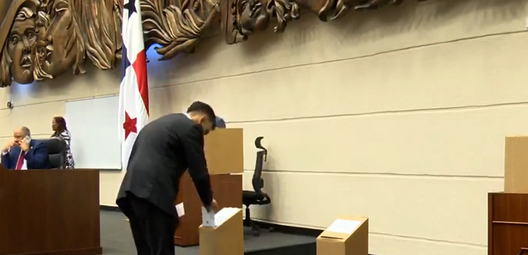 PANAMA EN DIRECTO - Asamblea Nacional define comisiones permanentes entre pactos, tensiones y votación inédita