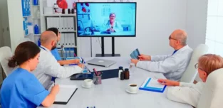 Panamá en Directo | “Priorizar el proceso sobre la persona: El costo oculto de la burocracia en la salud”