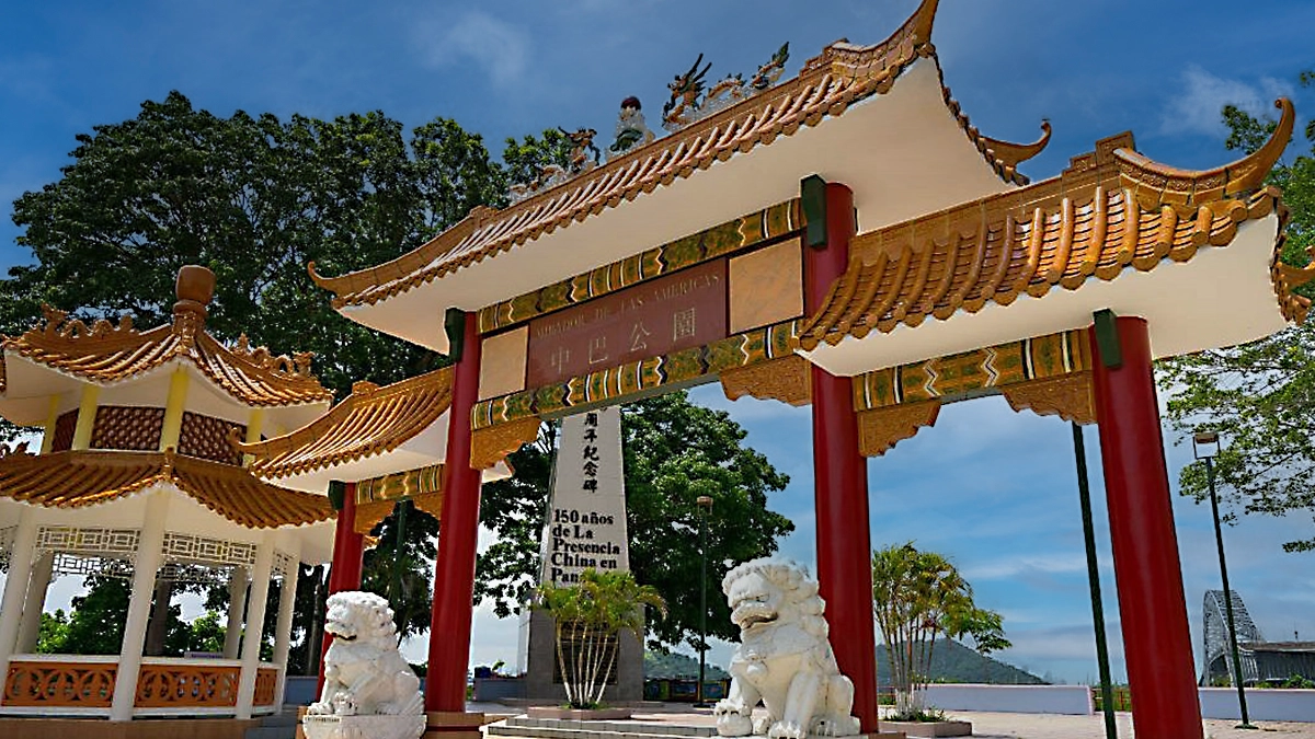 Featured image for “Gobierno condena demolición del monumento a la comunidad china y anuncia acciones para preservar su legado histórico”