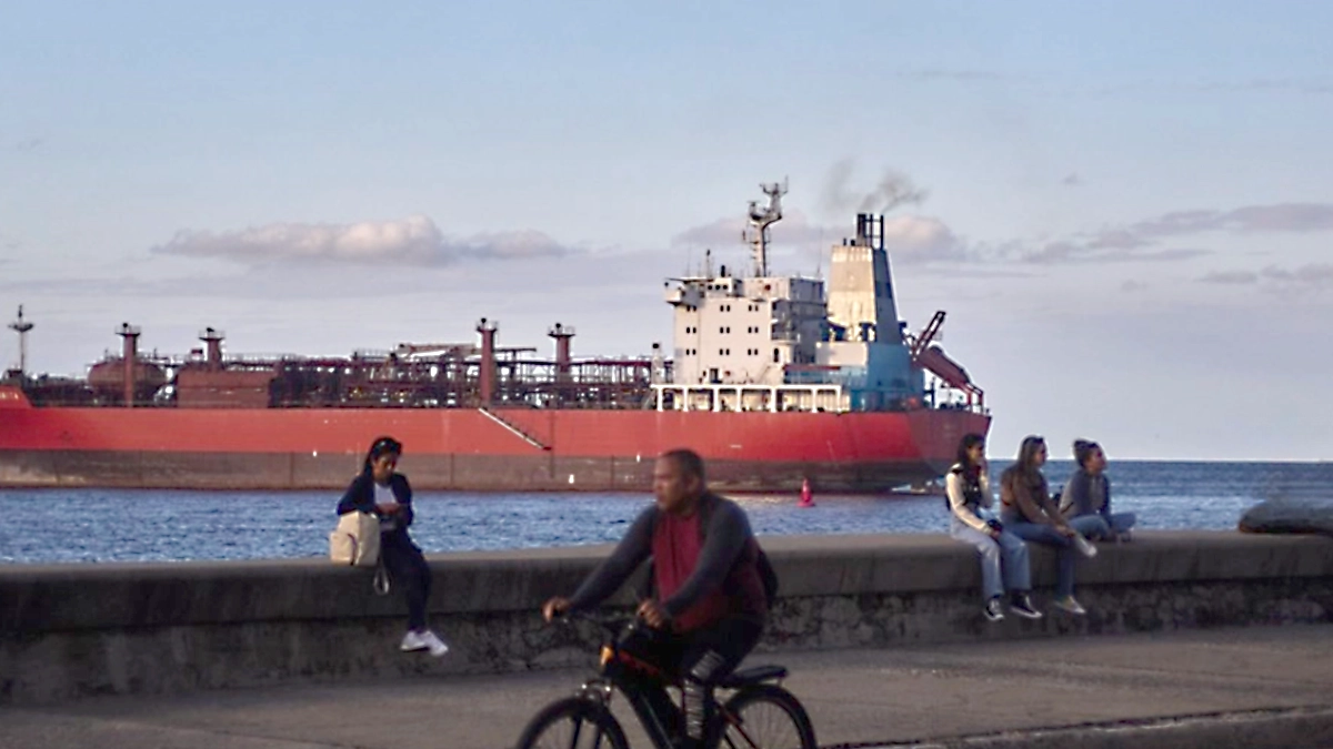 Featured image for “Crisis de combustible obliga a Cuba a reducir su infraestructura turística”