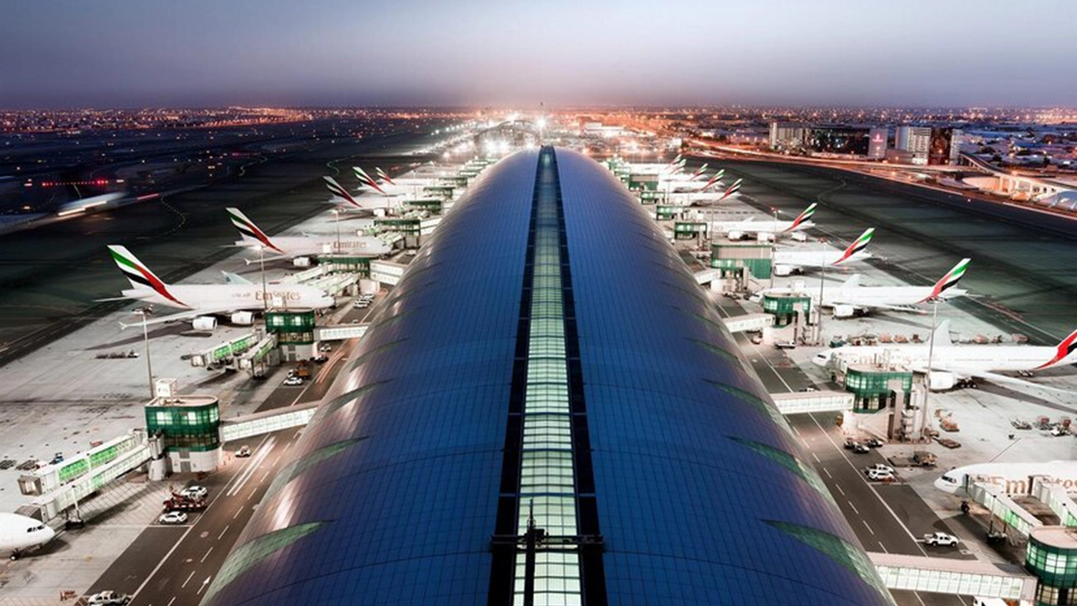 Noticias en Vivo desde Panamá – Información Actualizada al Instante 2 Imagen destacada para “Cierres aéreos en el Golfo dejan a miles sin poder viajar; Emiratos paga hospedaje”