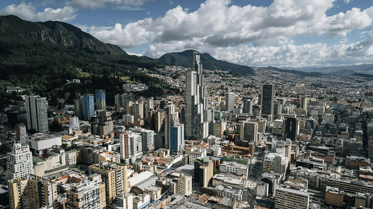 Imagen destacada para “Colombia llega a las urnas entre expectativa ciudadana, tensión política y amplio despliegue de seguridad”